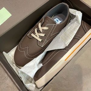 BRAND NEW Florsheim Kids size 4